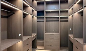 8908 MOHAWK Ln, Bethesda, MD 20817