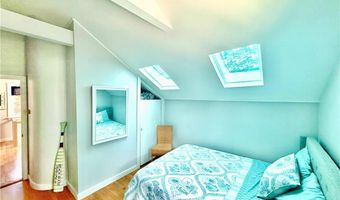 22 Dixon St, Newport, RI 02840