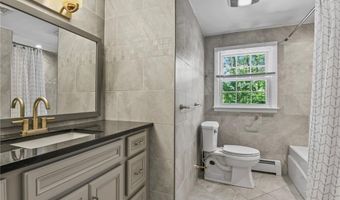 88 Grand View Rd, East Greenwich, RI 02818