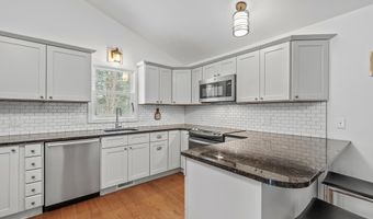 2050 Chalmers Dr, Ann Arbor, MI 48104