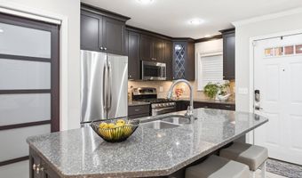 6924 FAIRFAX Dr 122, Arlington, VA 22213