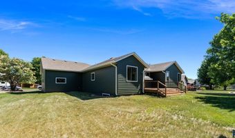 813 E Heatherwood Dr, Brandon, SD 57005