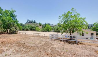 2605 Kauana Loa Dr, Escondido, CA 92029