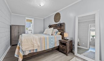 205 Barefoot Ln, Atlantic Beach, NC 28512