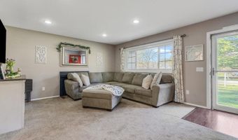 13 Manor Dr, Andover, NJ 07860