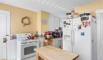 36 Spruce St, Brattleboro, VT 05301