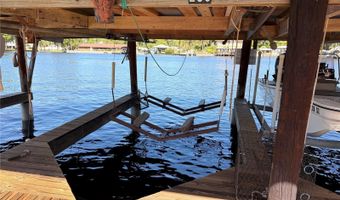 1640 JUNO Trl 205B, Astor, FL 32102