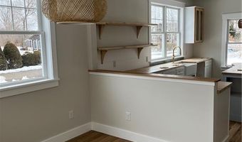 19 Traymore St, Charlestown, RI 02813