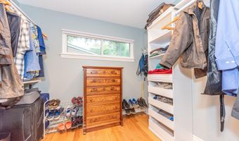 641 Louise Dr, Ann Arbor, MI 48103