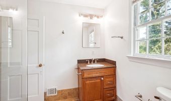 7001 LONGWOOD Dr, Bethesda, MD 20817