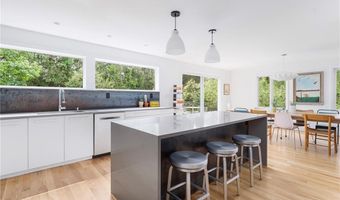 20 Dons Ln, Little Compton, RI 02837