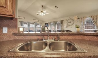 3224 Peacock Ln, Altus, OK 73521