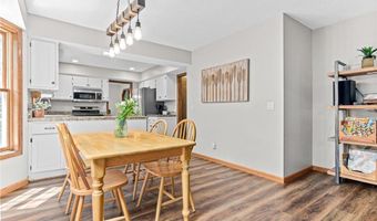 12534 Dover Dr, Apple Valley, MN 55124