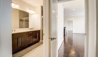 1107 S WALTER REED Dr 302, Arlington, VA 22204