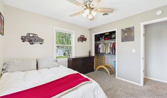 121 Woodland Dr, Hartford City, IN 47348