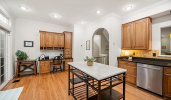 3721 HUNTLEY MEADOWS Ln, Alexandria, VA 22306