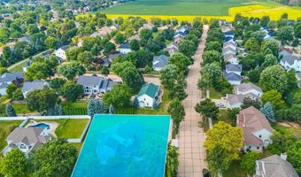 321 E APPLE CREEK Rd, Appleton, WI 54913