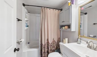 19 Deerwood Dr B, Amherst, NH 03031