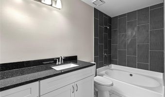 178 Cascade Circle Dr, Ballwin, MO 63021