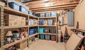 211 Thompson Dr, Atkins, IA 52206
