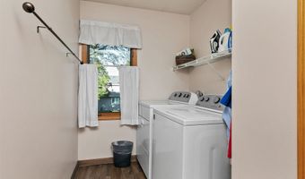 1422 Alderwood Dr, Altoona, IA 50009