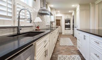 220 Lake Shore Dr, Alma, GA 31510