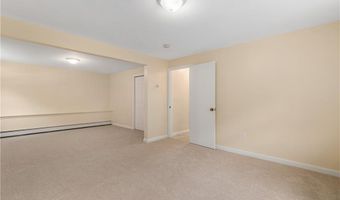94 Ridgewood Rd, Middletown, RI 02842