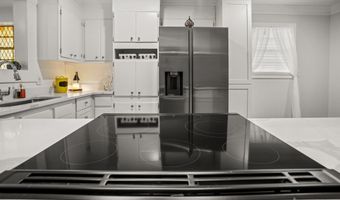 729 Canterbury Dr, Biloxi, MS 39532