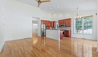 11 Pondside Ln 11, Bolton, MA 01740