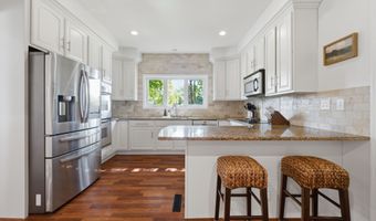 16 Blueberry Hill Rd, Bridgewater, CT 06752