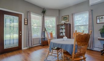 71 Vinton Ave, Cranston, RI 02920