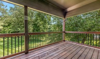 924 Forest Lake Ct, Ballwin, MO 63021