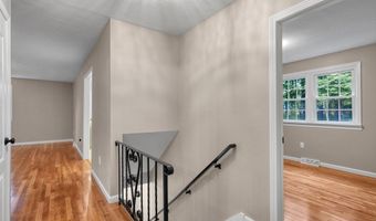 2 Woodland Rd, Acushnet, MA 02743