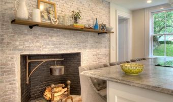 204 Spring St, Newport, RI 02840