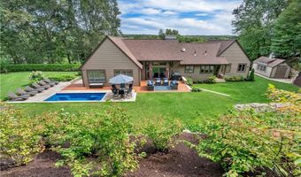 35 TIMBERLAND Dr, Lincoln, RI 02865