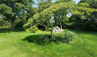 15 Hammersmith Rd 33, Newport, RI 02840