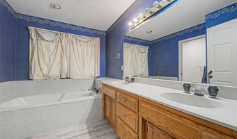37 Fenchurch Dr, Bella Vista, AR 72715