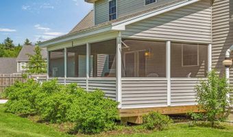174 Rolling Meadow Dr, Bangor, ME 04401