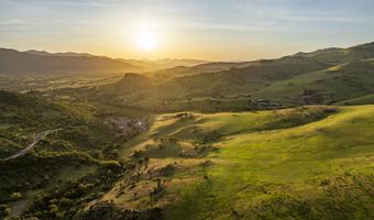 312 Sky Ridge Rd, Ashland, OR 97520