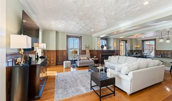 423 Hope St C, Bristol, RI 02809