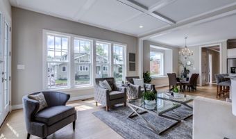 934 19TH St S, Arlington, VA 22202