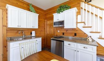 135 Longfellow Rd, Jamestown, RI 02835