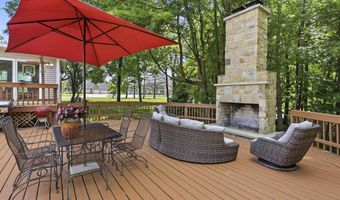 W2530 BROOKHAVEN Drive, Appleton, WI 54915