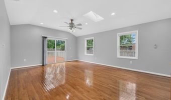 4906 UPLAND Dr, Alexandria, VA 22310