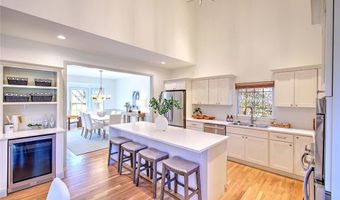 6 Grandstand Dr, Lincoln, RI 02865