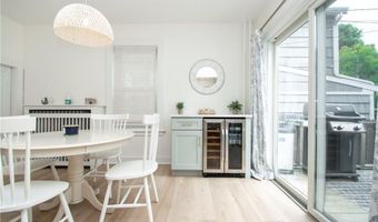 33 Slocum St, Newport, RI 02840