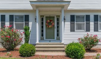 35 Jennie Cir, Agawam, MA 01001