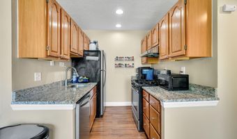 4943 AMERICANA Dr D-102, Annandale, VA 22003