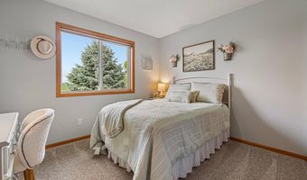 1006 24th Ave NW, Austin, MN 55912