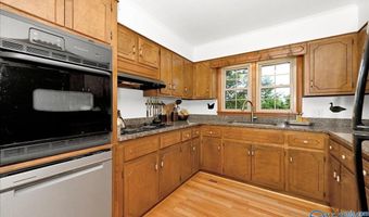 4975 Section Line Rd, Albertville, AL 35950